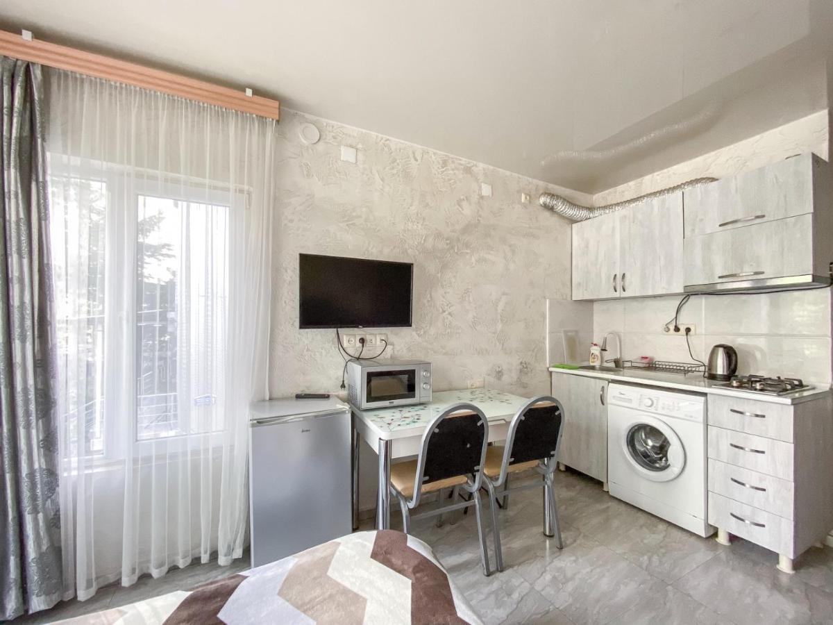 Apartment Studio Maksim Batoumi Extérieur photo